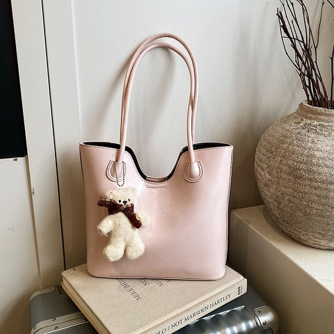 Women Large Capacity Tote Bag Glossy Synthetic Leather Shoulder Bag With Plush Bear Charm Daily Commute Fashion Underarm Bag