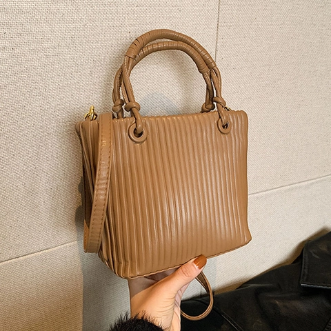 Vintage Pleated PU Leather Bucket Bag For Women Fashion Commuter Crossbody Bag With Wrapped Handle Solid Color Handbag