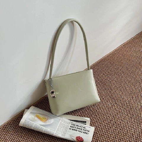 Modern Minimalist Women Synthetic Leather Shoulder Bag With Silver Metal Charm Fashion Solid Color Daily Underarm Crossbody Bag