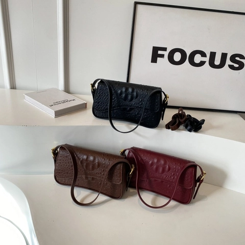 Women Fashion Crocodile Pattern Underarm Bag Niche Luxury PU Leather Simple Small Square Bag Commuter Shoulder Crossbody Bag