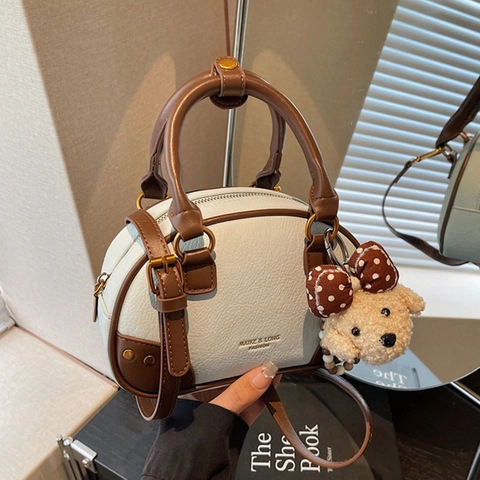 Sac Boston Vintage en Cuir PU pour Femmes Sac à Main Couleur Contrastée Bandoulière Avec Pendentif Ours en Peluche Petit Sac