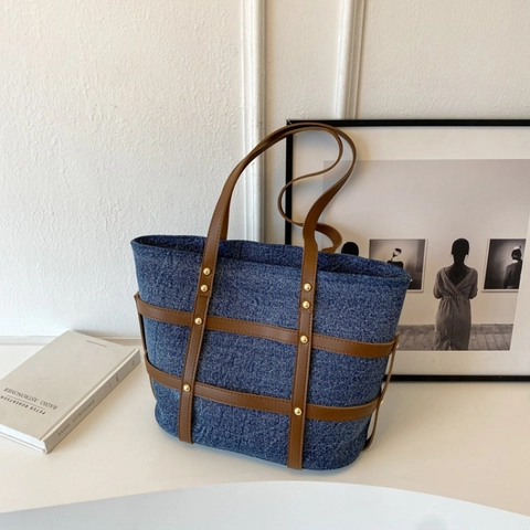 Borsa Tote Patchwork in Denim da Donna Grande Capacità Borsa a Tracolla Con Cinturini in Pelle Borchie Retro Casual