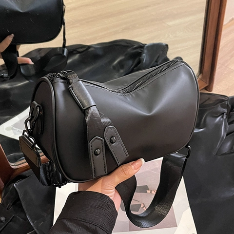 Women Minimalist Oxford Cloth Crossbody Bag Wide Adjustable Strap High Density Fabric Casual Half Moon Pillow Bag Black