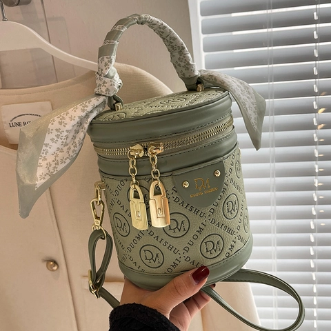 Damen Mode PU Leder Zylinder Beuteltasche Mit Buchstabenprägung Und Seidenschal Dekor Umhängetasche Schultertasche