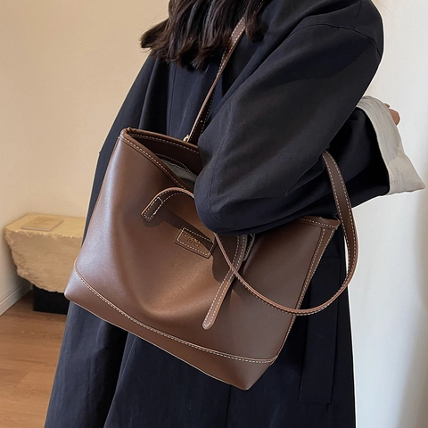 Sac Fourre-Tout en Cuir PU Vintage Grande Capacité pour Femmes Sac à Épaule Rétro avec Surpiqûres Contrastées École Quotidien