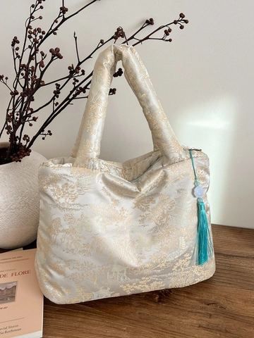 Neuer Chinesischer Stil Gesteppte Jacquard Tote Bag Satin Stickerei Wattierte Umhängetasche Vintage Blumen Quaste Handtasche
