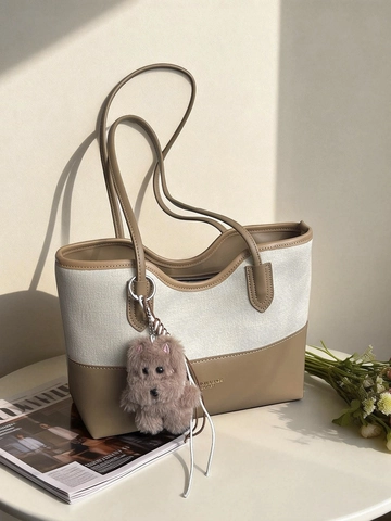 Sac Cabas Femme Grande Capacité Mode Rétro Cuir Synthétique Patchwork Sac à Épaule Sac à Main de Navettage Avec Pendentif en Peluche