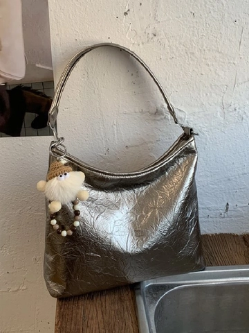 Retro Crinkled PU Leather Shoulder Bag Large Capacity Hobo Bag With Mascot Charm For Women Daily Commuting Casual Tote Bag
