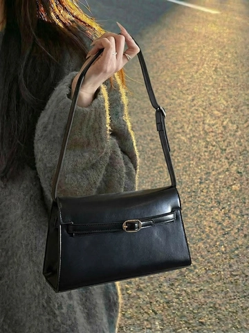 Sac à Épaule Rectangulaire en Cuir PU Rétro pour Femmes Sac Bandoulière Minimaliste à Rabat Avec Boucle Dorée Sac de Mode Sous le Bras