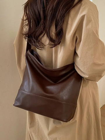 Minimalist Large Capacity Women Shoulder Bag Retro Synthetic Leather Hobo Bag Solid Color Casual Tote For Daily Commuting