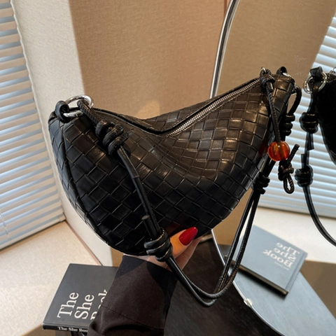 Borsa Hobo a Mezzaluna in Pelle PU Intrecciata di Nicchia Grande Capacità Tracolla con Nodo Borsa a Tracolla da Donna