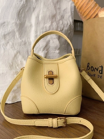 Women Fashion Litchi Pattern Synthetic Leather Bucket Bag Golden Metal Lock Crossbody Bag Shoulder Handbag With Bear Pendant