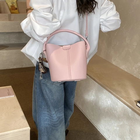 Borsa a Secchiello Donna Trama Litchi Pelle Sintetica Semplice Versatile Spalla Tracolla Mano Con Pendaglio Leopardato
