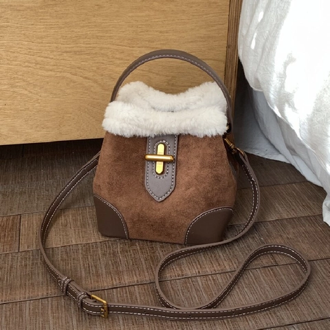 Sac Seau Rétro Femme Texture Daim Avec Garniture Peluche Cuir Synthétique Sac à Bandoulière Main Minimaliste Vintage
