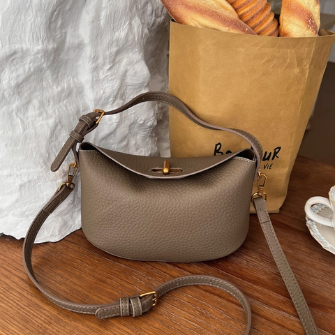 Elegante Kunstleder Schultertasche Für Damen Lychee Muster Handtasche Mit Bärenanhänger Pendler Tote Umhängetasche