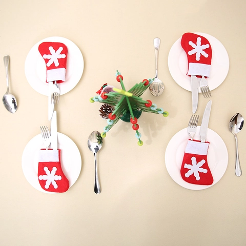 Mini Calza di Natale Portaposate Rosso Bianco Motivo Fiocco di Neve Borsa per Stoviglie in Tessuto Non Tessuto Decorazione Tavola
