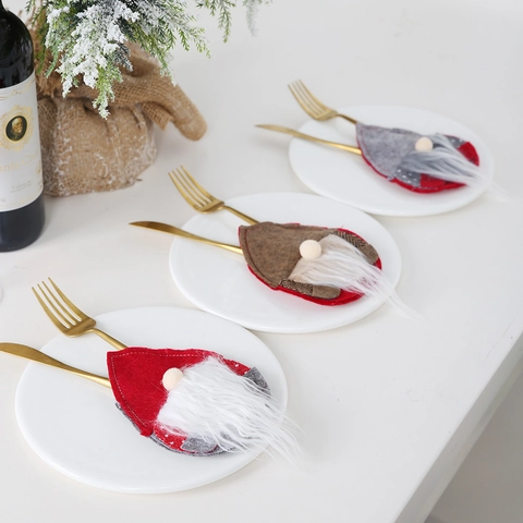 Porte-couverts Gnome de Noël Nordique Rouge Gris Café Feutre Homme de la Forêt Sac à Couteau Fourchette Cuillère Déco de Table