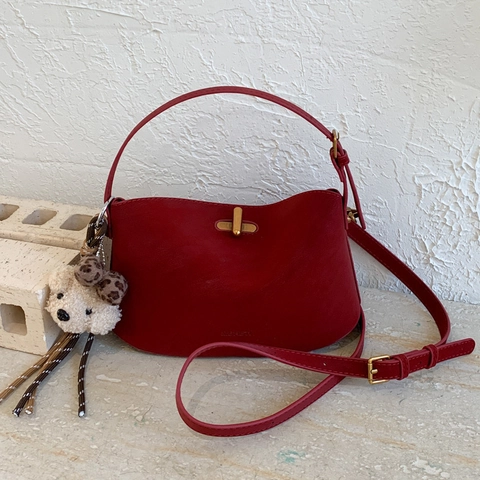 Bolso de Axila Retro de Cuero PU para Mujer Sofisticado Bolso Dumpling de Hombro Color Sólido Cierre Metal con Oso