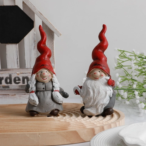 Figurine de Gnome Rudolph en Résine Nordique Chapeau Pointu Rouge en Spirale Noël Pâques Poupée Sans Visage Décoration Maison
