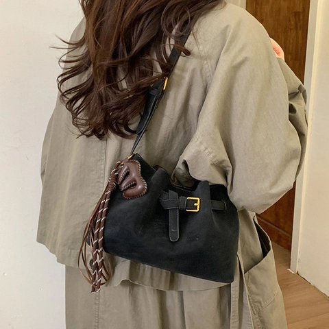 Retro Microfiber Suede Bucket Bag For Women Minimalist Shoulder Crossbody Handbag With Tassel Charm Solid Color Commuter Purse