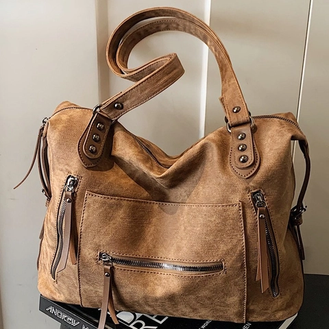Borsa Tote da Donna in Pelle Sintetica Vintage Grande Capacità Retrò Multi Tasca Borchie Cuciture Borsa a Spalla Sottobraccio