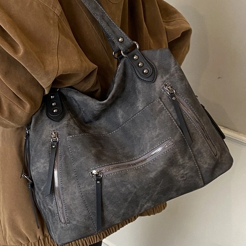 Borsa Tote da Donna in Pelle Sintetica Vintage Grande Capacità Retrò Multi Tasca Borchie Cuciture Borsa a Spalla Sottobraccio