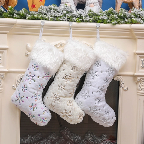 Witte Pluche Kerstsok Met Geborduurde Pailletten Sneeuwvlok Zacht Kunstbont Kerstdecoratie Voor Open Haard Huis Vakantie Feest