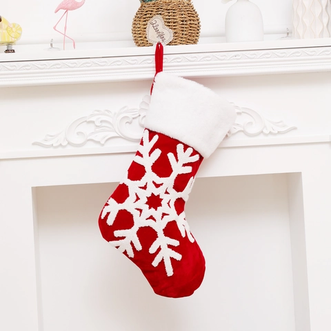 Großer Roter Weihnachtsstrumpf Aus Samt Mit Bestickten Schneeflocken Rentier Und Zuckerstange Christbaumschmuck Plüschrand Geschenktüte