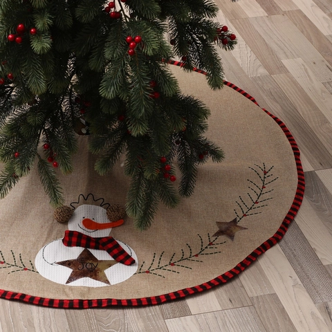 Handgefertigte Weihnachtsbaumdecke Aus Sackleinen Mit Besticktem Schneemann Rot-Schwarzem Karorand Und Joy-Stern-Muster