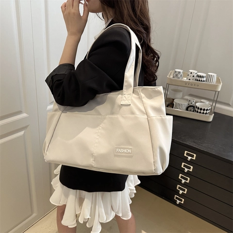 Bolso Tote de Nailon para Mujer de Gran Capacidad Moda Invierno Color Sólido Bolso de Hombro Con Bolsillos Laterales Simple Bolso de Viaje Casual