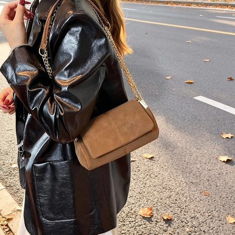 Borsa a Tracolla Vintage in PU Effetto Camoscio da Donna Cinturino a Catena Dorata Grande Capacità Borsa a Spalla Retro Patta