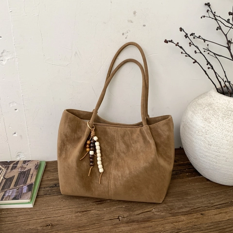 Borsa Tote Grande Capacità in PU Opaco per Donna Borsa a Spalla Retrò per Pendolare Ogni Giorno Con Ciondolo in Perline di Legno Borsa a Mano Tinta Unita