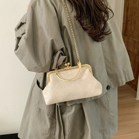 Borsa a Tracolla da Donna in Pelle PU con Chiusura a Scatto Vintage Lettera Goffrata Piccola Borsa Quadrata con Catena