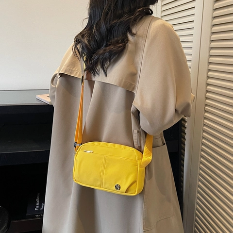 Damen Casual Nylon Umhängetasche Leicht Kleine Quadratische Schultertasche Verstellbarer Riemen Große Kapazität Minimalistisch