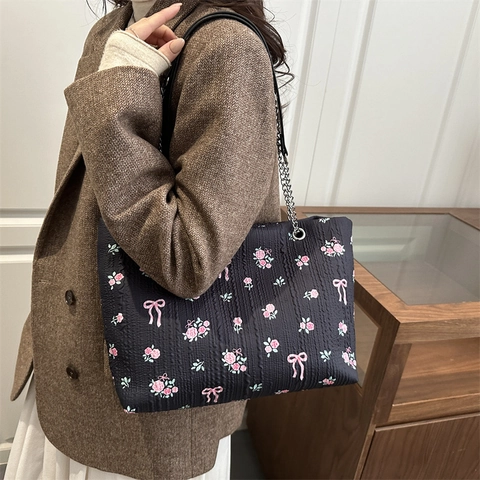 Women Sweet Floral Bow Tote Bag Large Capacity Textured Fabric Shoulder Bag With Metal Chain Strap And Cloud Pendant