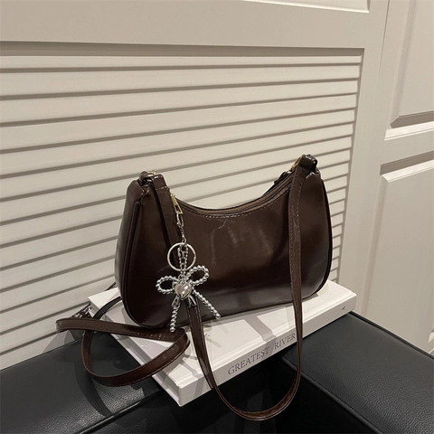 Trendy Glossy PU Leather Underarm Bag For Women Fashion Solid Color Shoulder Bag With Metal Bow Heart Charm Retro Hobo Bag
