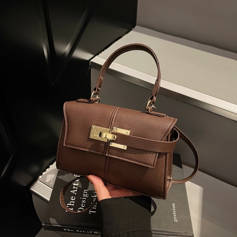 Vintage Women Litchi Pattern PU Leather Crossbody Bag Small Square Handbag With Gold Metal Lock And Adjustable Shoulder Strap