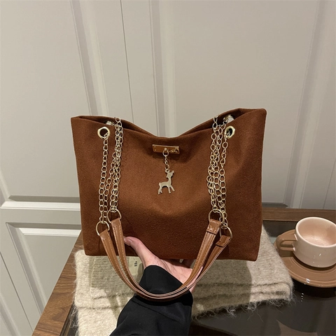 Vintage Women Suede Like Large Capacity Tote Bag With Chain Shoulder Strap And Metal Deer Pendant Elegant Shoulder Bag
