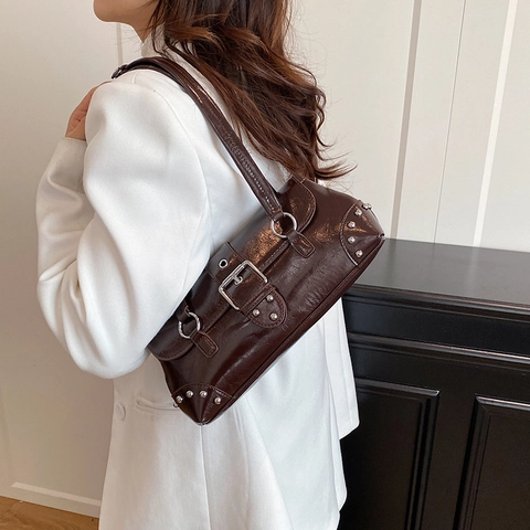 Retro Glänzende PU Leder Baguette Schultertasche Für Damen Nieten Schnalle Dekor Mode Unterarmtasche Y2K Urban Style Handtasche