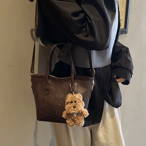 Women Retro PU Leather Bucket Bag Minimalist Crossbody Shoulder Bag With Plush Puppy Charm Fashion Daily Casual Handbag
