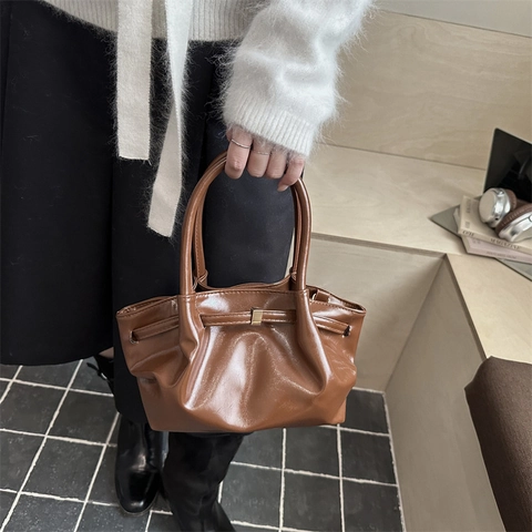 Borsa a Secchiello Increspata da Donna in Pelle PU Lucida Borsa a Tracolla Pieghettata Con Fibbia Dorata per Pendolari