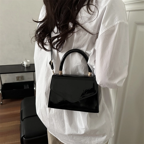 Elegante Lak PU Leer Crossbody Tas Voor Dames Vintage Vierkante Handtas Met Flap En Metalen Gesp Stijlvolle Dagelijkse Schoudertas
