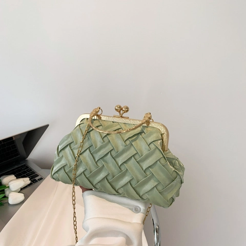 Sac de Soirée Tissé Élégant pour Femme Avec Fermoir Kiss Lock en Métal et Bandoulière Chaîne Style Coquille Rétro