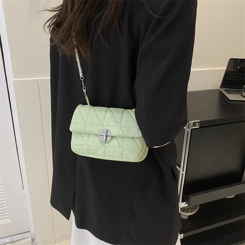 Sac à Épaule Matelassé pour Femmes Sac Bandoulière en Cuir PU Petit Sac Carré Avec Chaîne Rétro Navetteur Sac Sous le Bras Mode