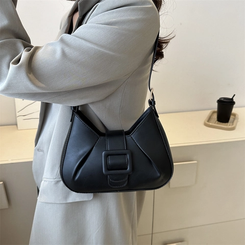 Women Ruched Baguette Shoulder Bag French Style PU Leather Underarm Crossbody Bag With Large Square Buckle Retro Fashion Handbag