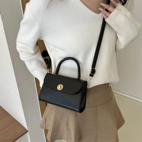Vintage Women's PU Leather Small Square Shoulder Bag Retro Fashion Crossbody Bag With Metal Lock Handle And Adjustable Strap