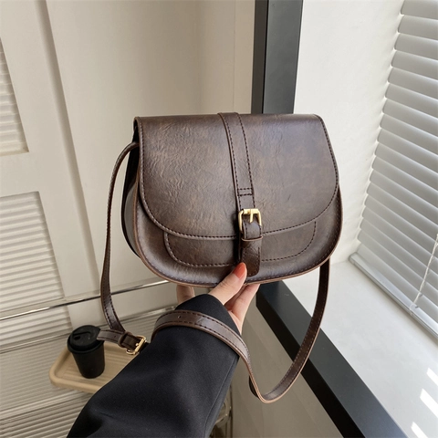 Vintage Damen PU Leder Satteltasche Modische Minimalistische Schultertasche Einfarbige Lässige Umhängetasche Mit Metallschnalle