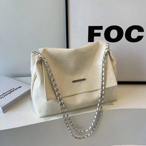Borsa a Spalla Tote in Pelle PU di Grande Capacità per Donna Decorazione Minimalista in Metallo Tracolla a Catena