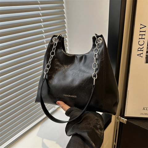 Bolso de Hombro de Gran Capacidad para Mujer Cuero PU Texturizado Correa de Cadena Retro Bolso Tote Hobo Estampado de Letras Hebilla Magnética