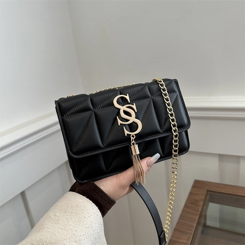Fashion Quilted Small Square Shoulder Bag For Women Retro PU Leather Crossbody Bag With Golden Chain Strap And Tassel